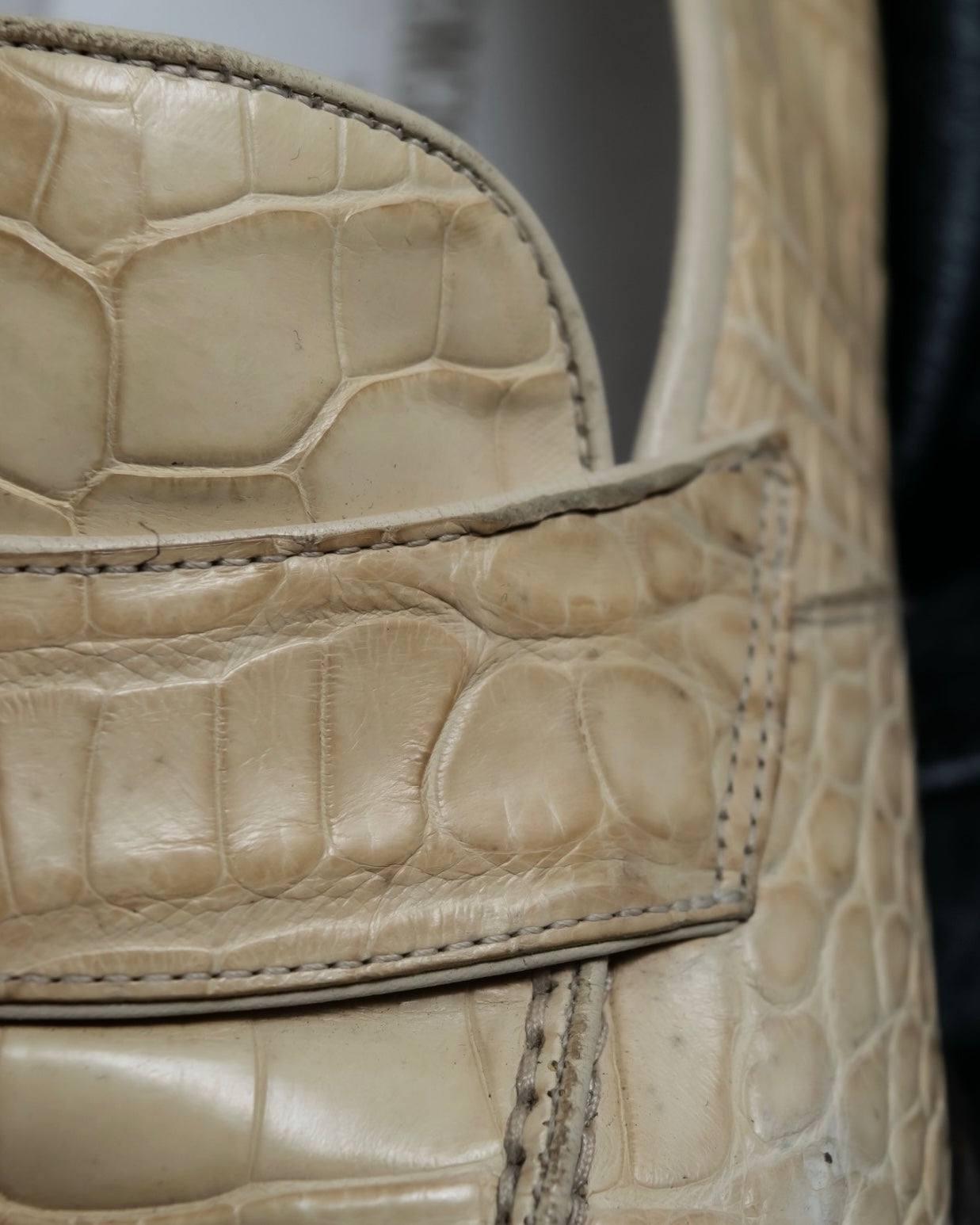 "GIORGIO ARMANI"Off-white crocodile leather loafers