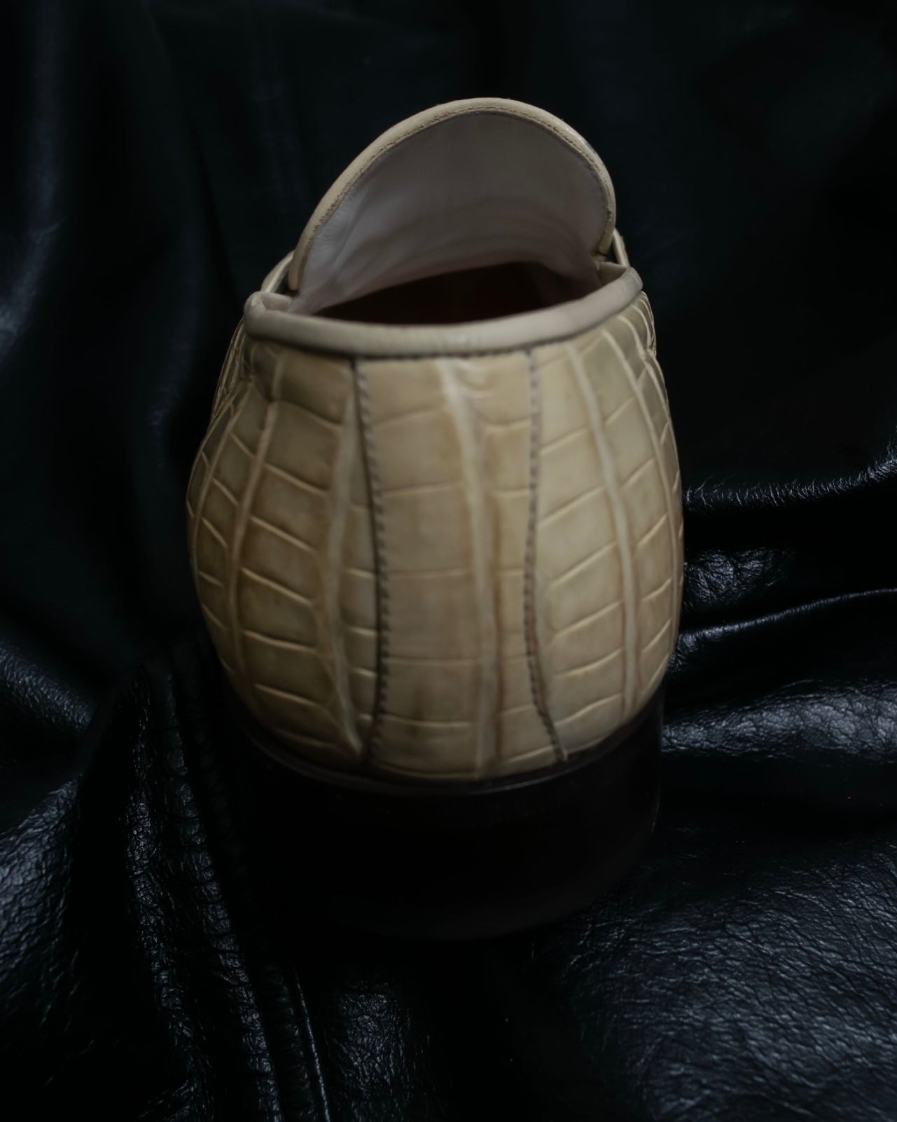 "GIORGIO ARMANI"Off-white crocodile leather loafers