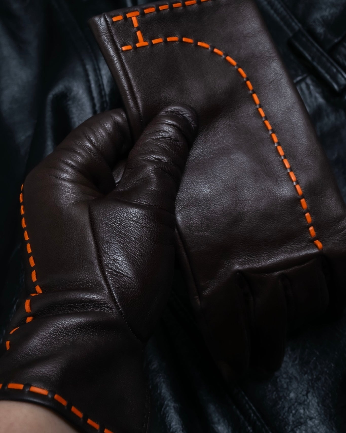 "Hermes" stitch design dark brown leather gloves