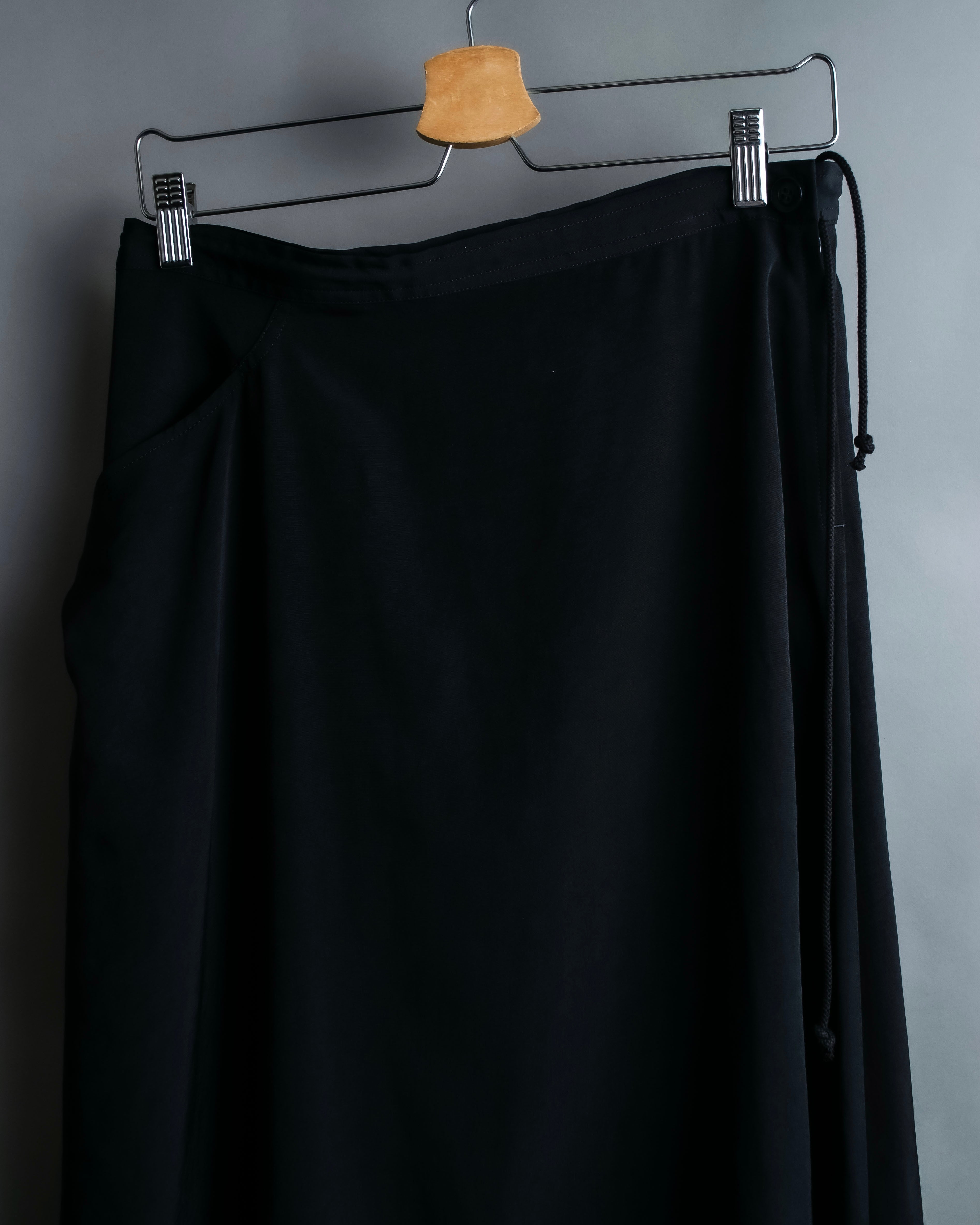 "Y's" asymmetry designed code skirt