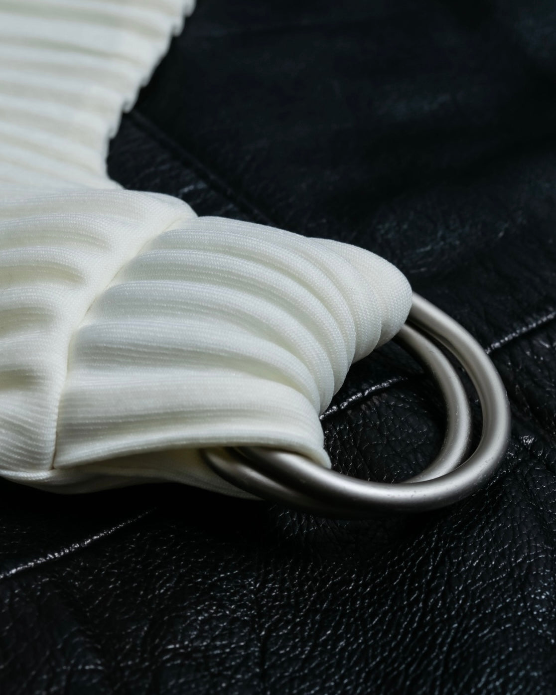 ＂Issey Miyake"pleated body bag