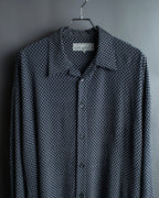Vintage three-dimensional processed monotone polyester shirt