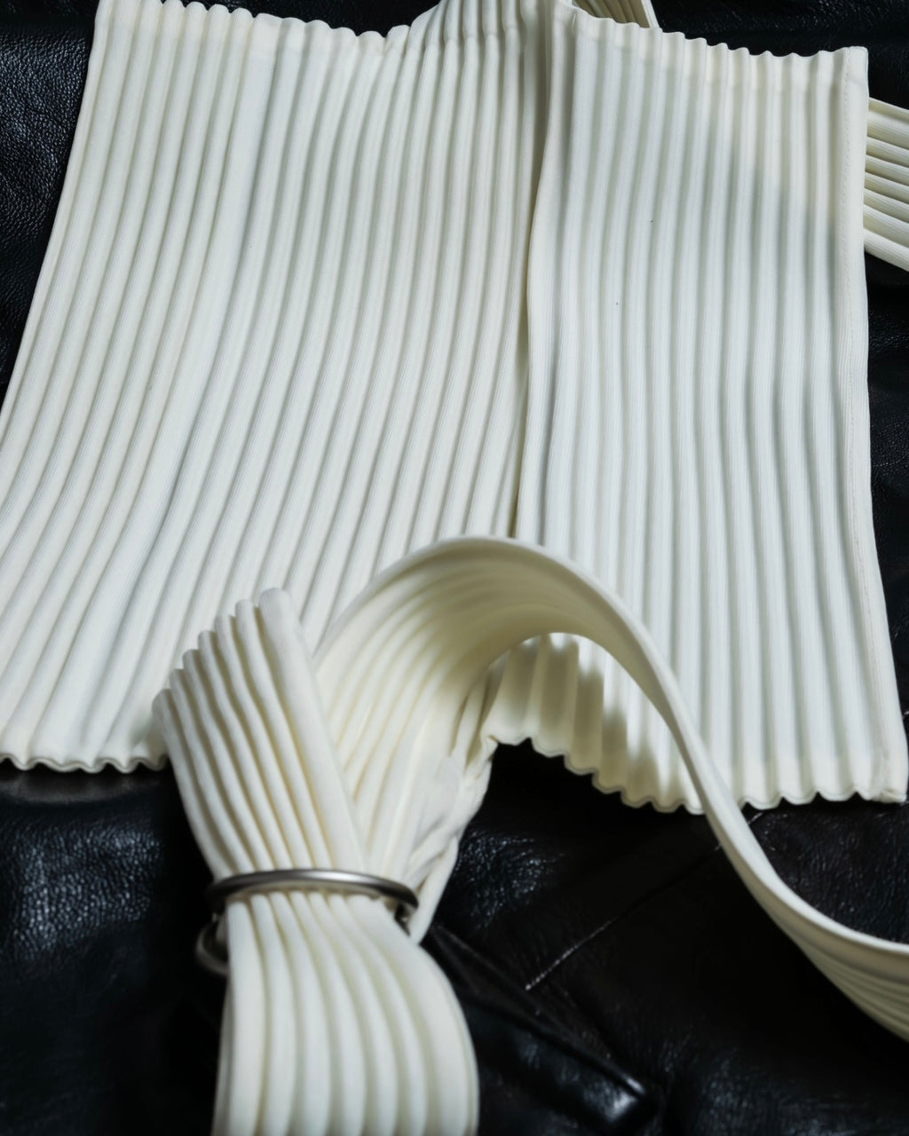 ＂Issey Miyake"pleated body bag