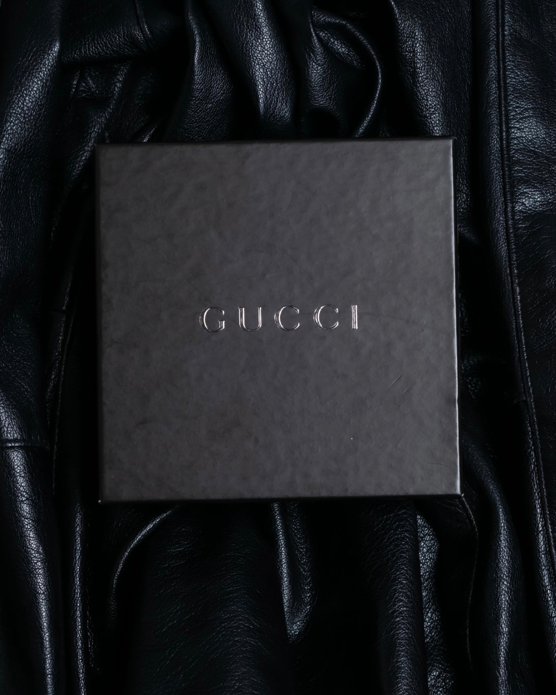 "GUCCI" keyhole leather wallet