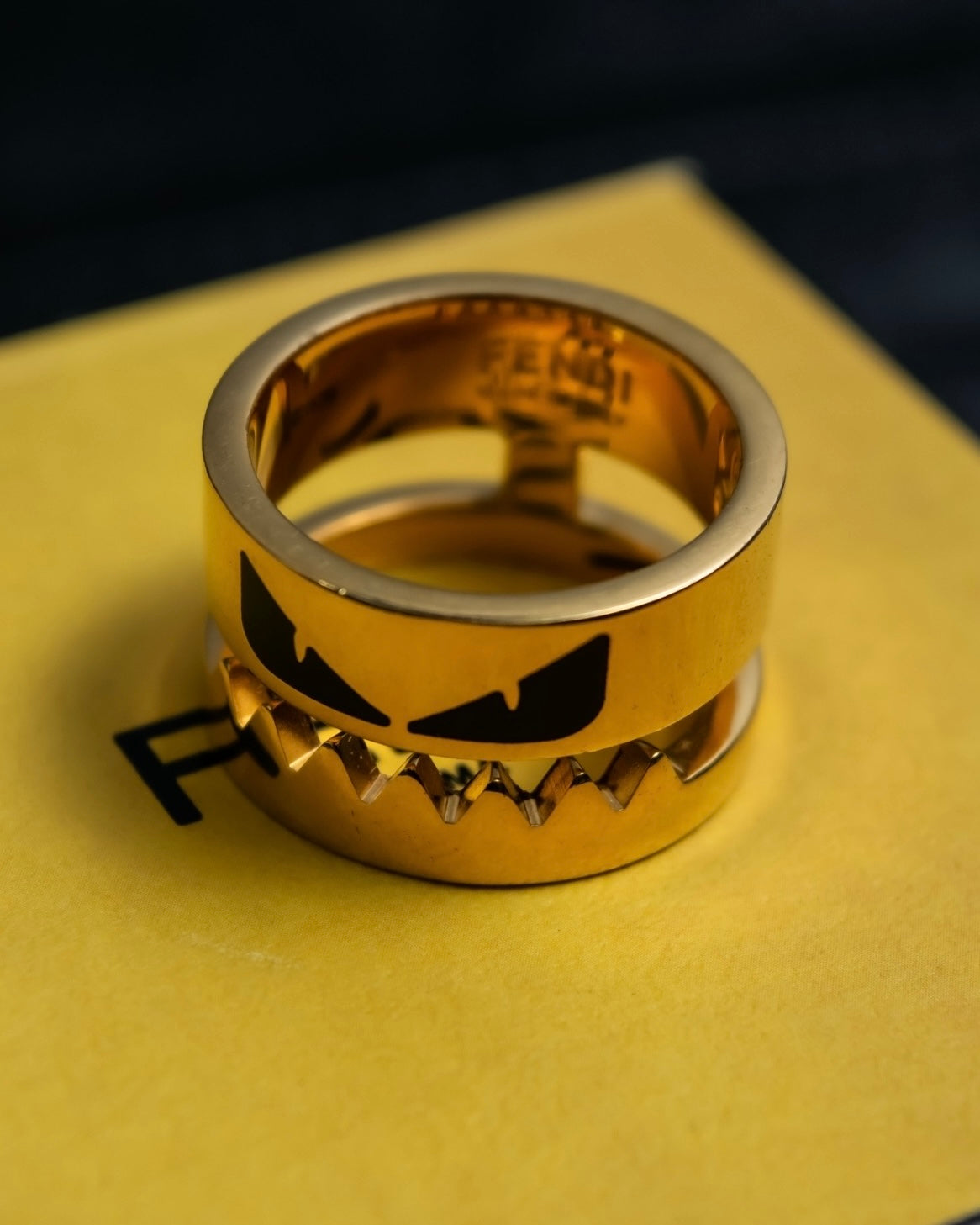 "FENDI" Bugs series iconic gold ring