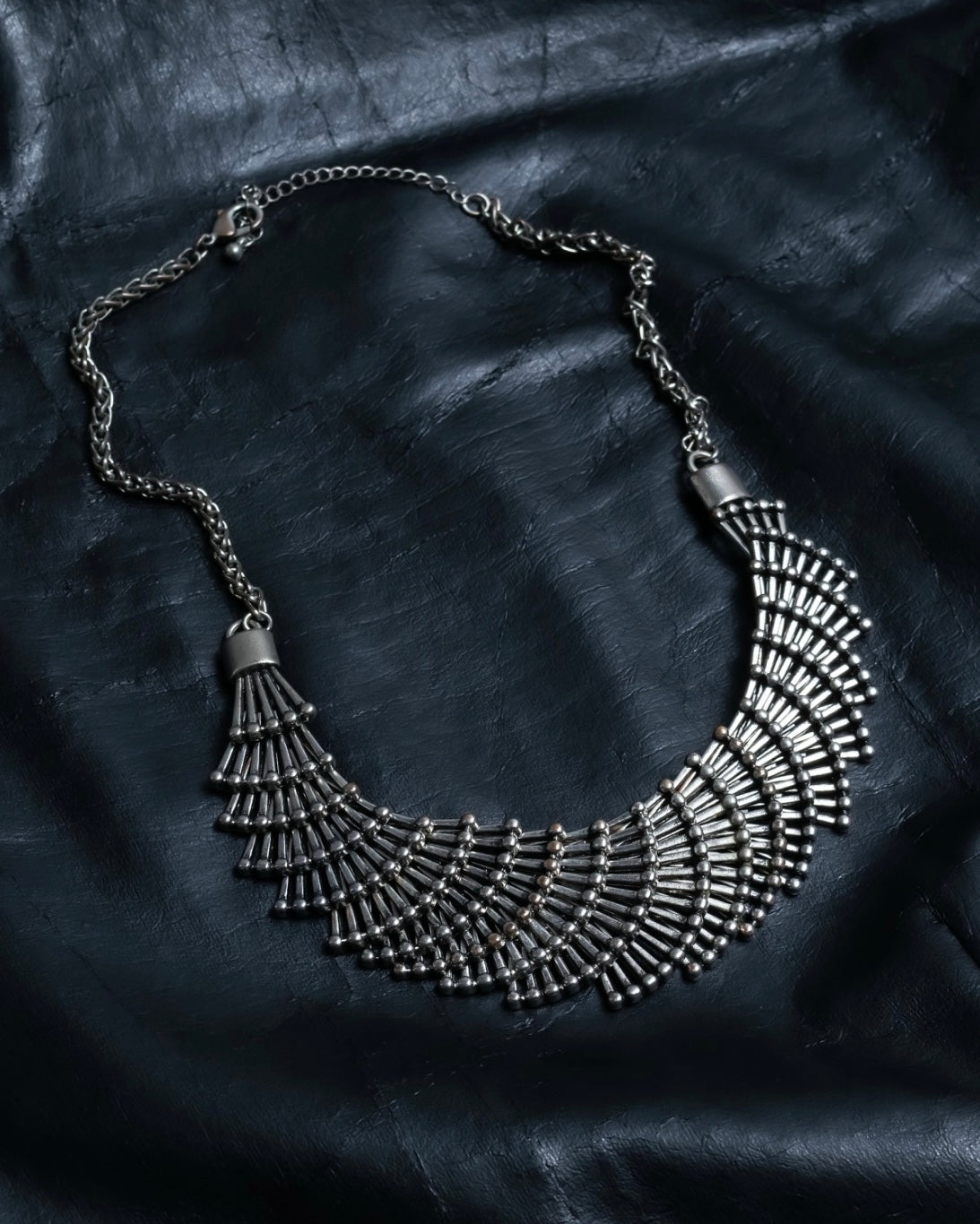 Vintagefolded iron necklace