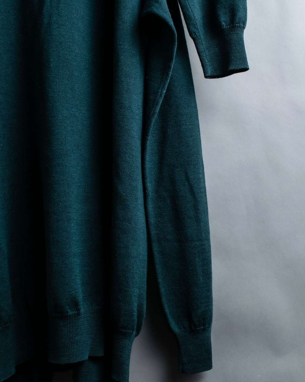 “MM6” docking designed four sleeves long knit
