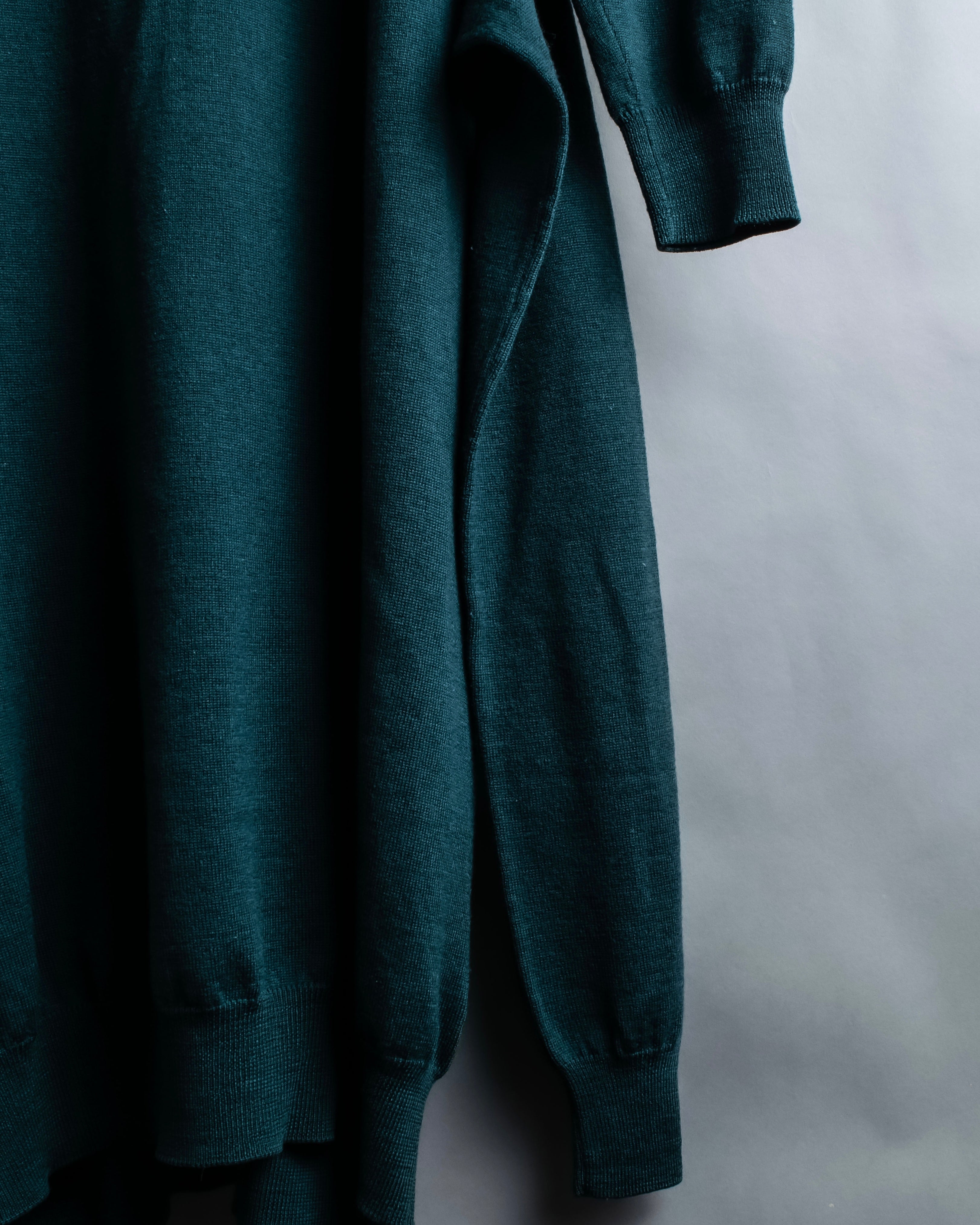 “MM6” docking designed four sleeves long knit