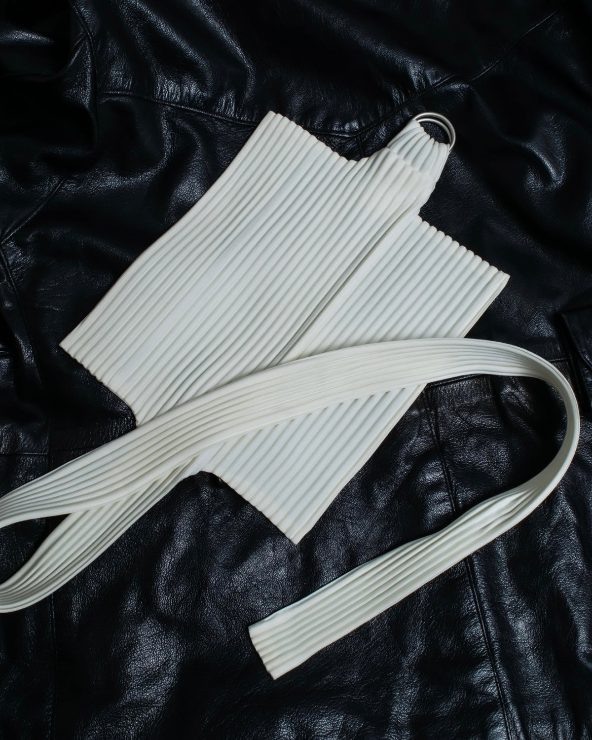 ＂Issey Miyake"pleated body bag