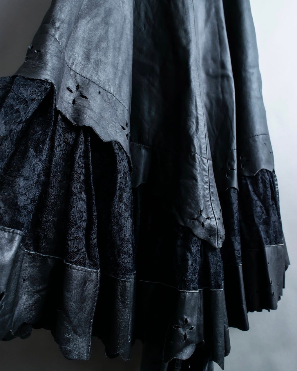 Cowhide flared lace skirt