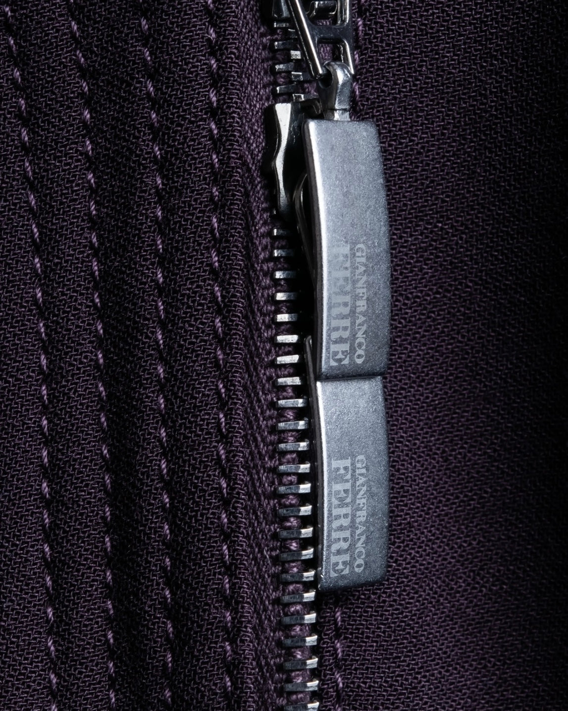 "GIANFRANCO FERRE white" riders design double zip coat