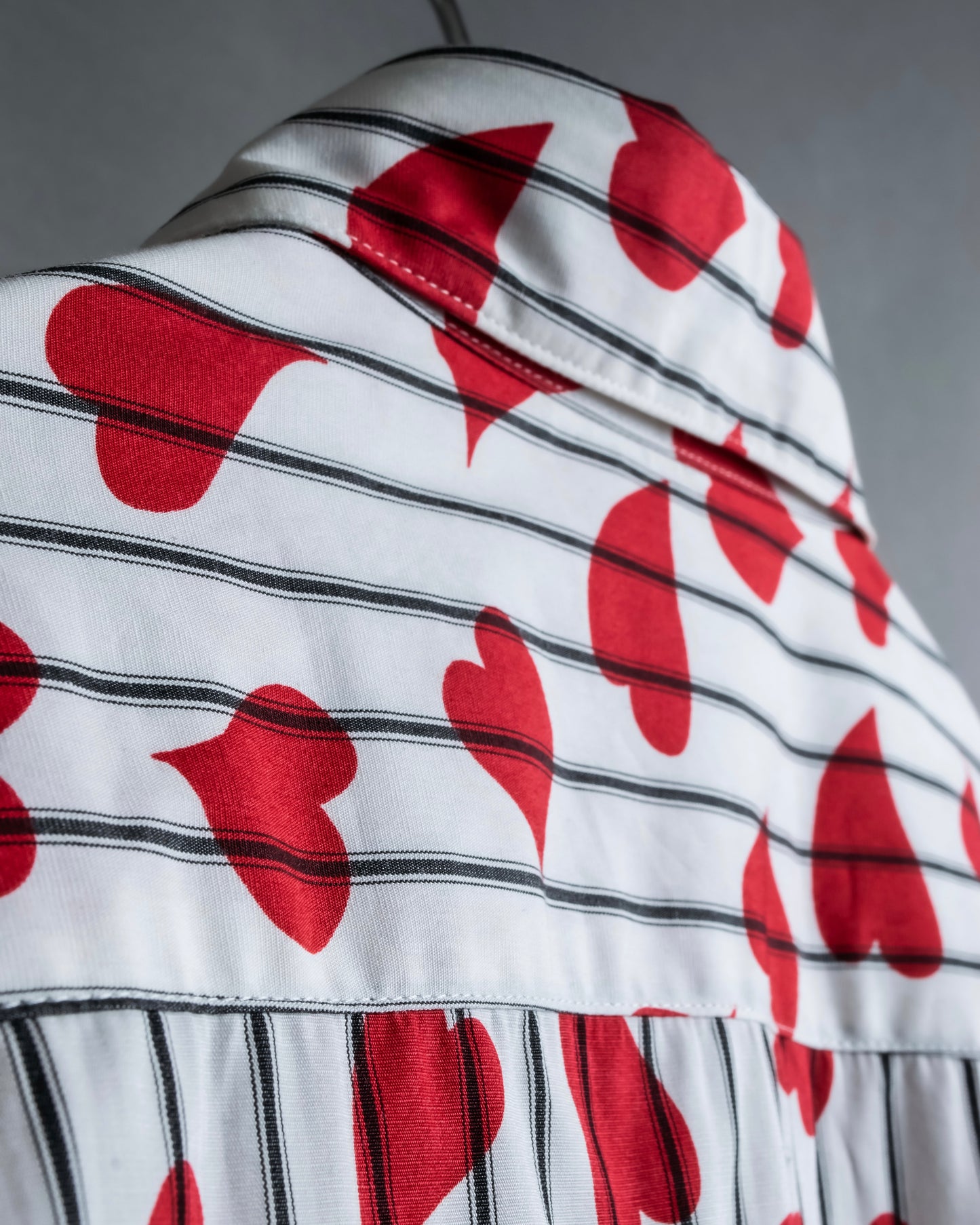 “JW Anderson” heart pattern designed stripe shirt