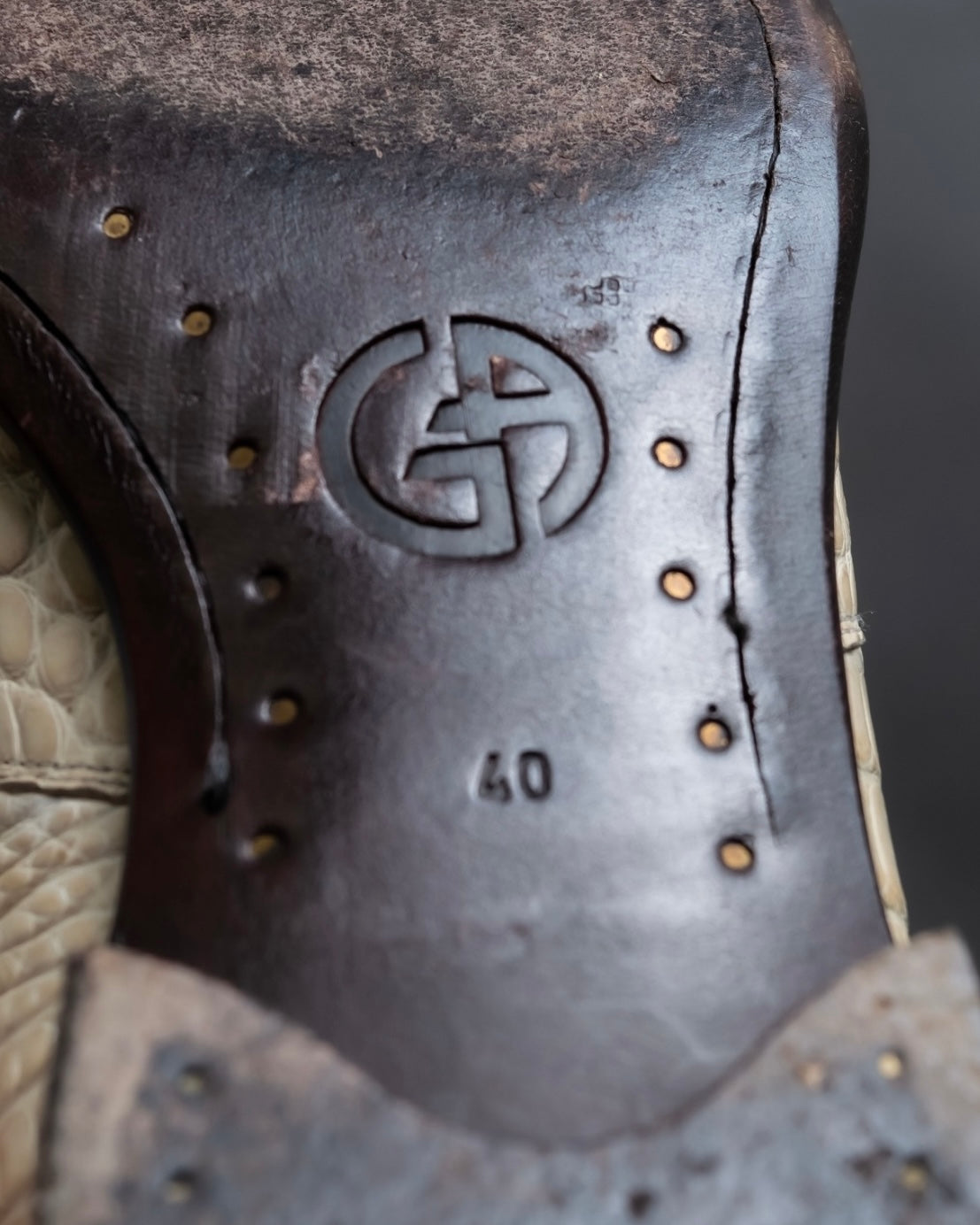 "GIORGIO ARMANI"Off-white crocodile leather loafers