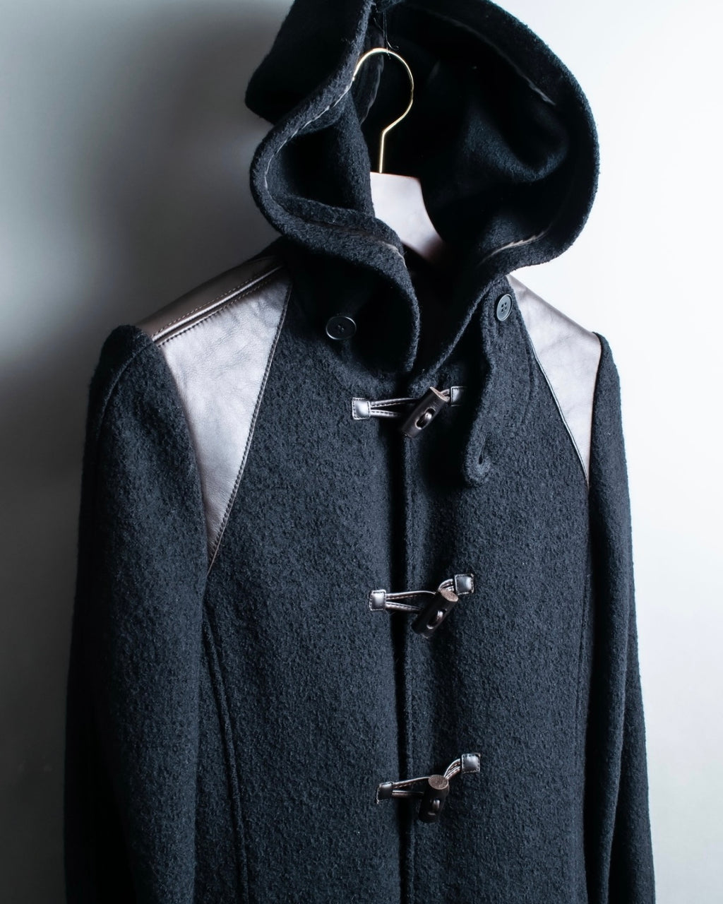 "EMPORIO ARMANI" Leather patches beautiful duffel coat