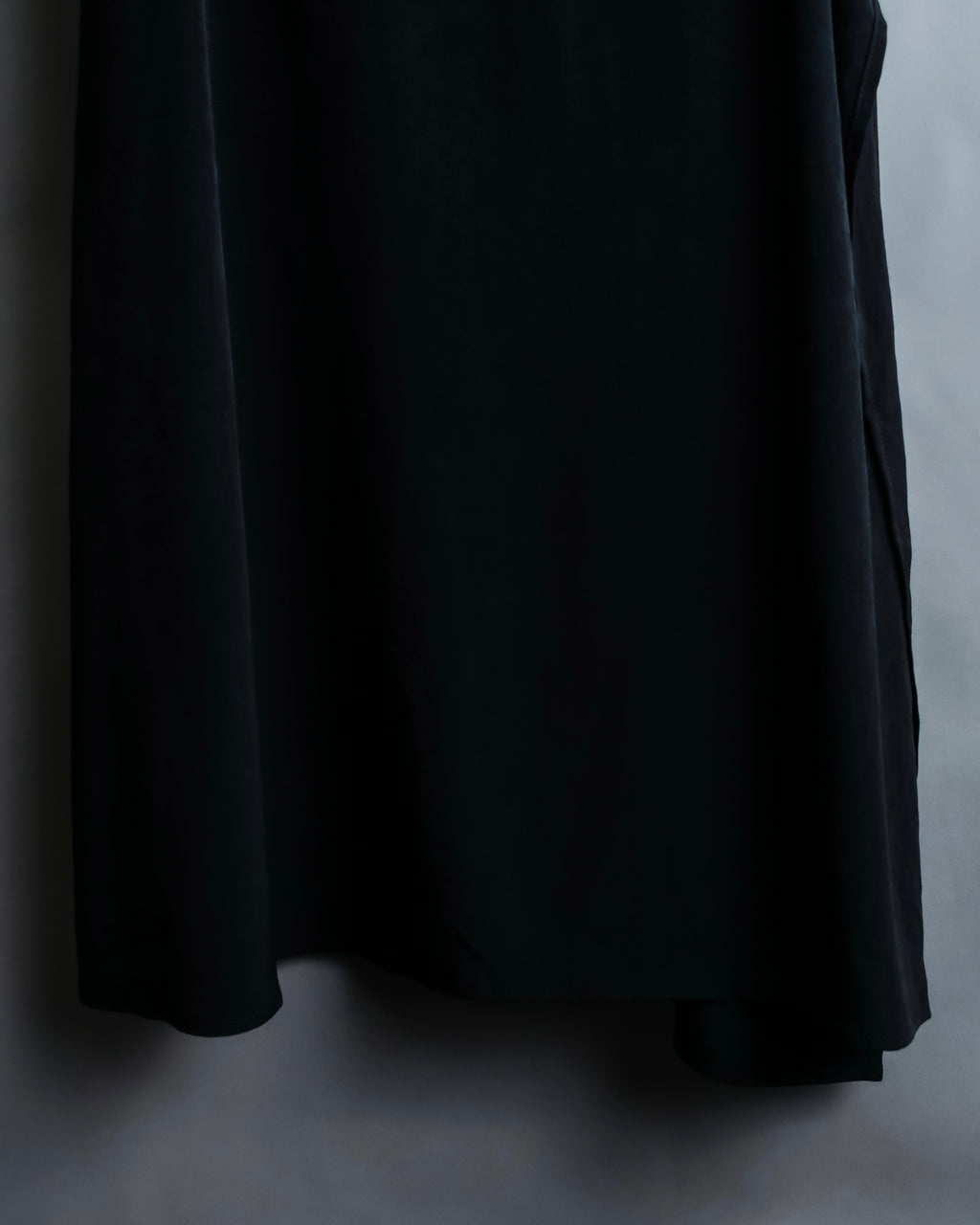 "Y's" asymmetry designed code skirt