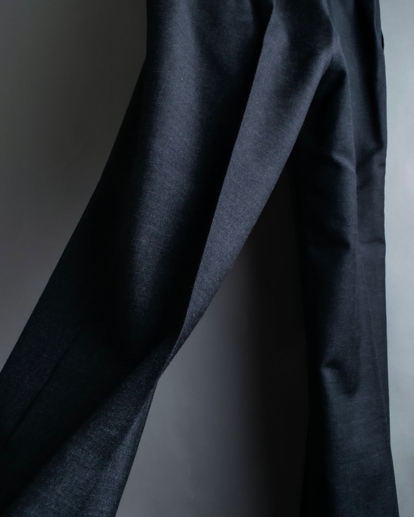 "GIANNI VERSACE" Arm line design peak lapel setup