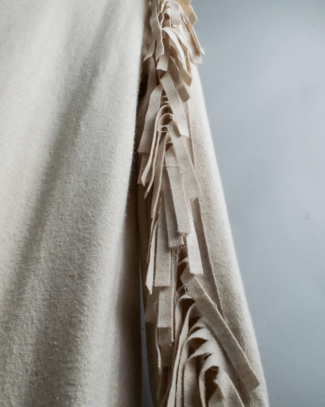 "MM6" Arm fringe design knit dress