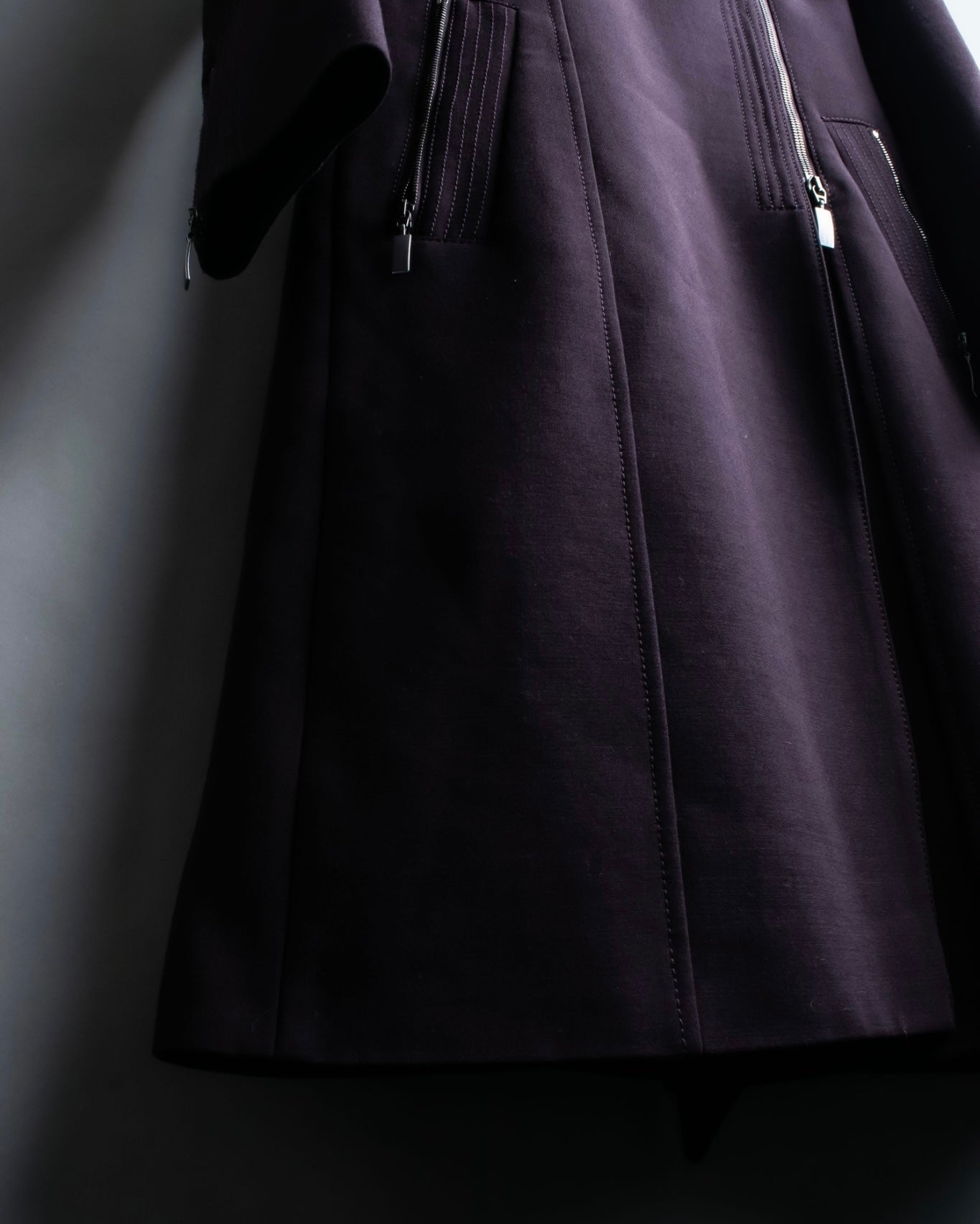 "GIANFRANCO FERRE white" riders design double zip coat