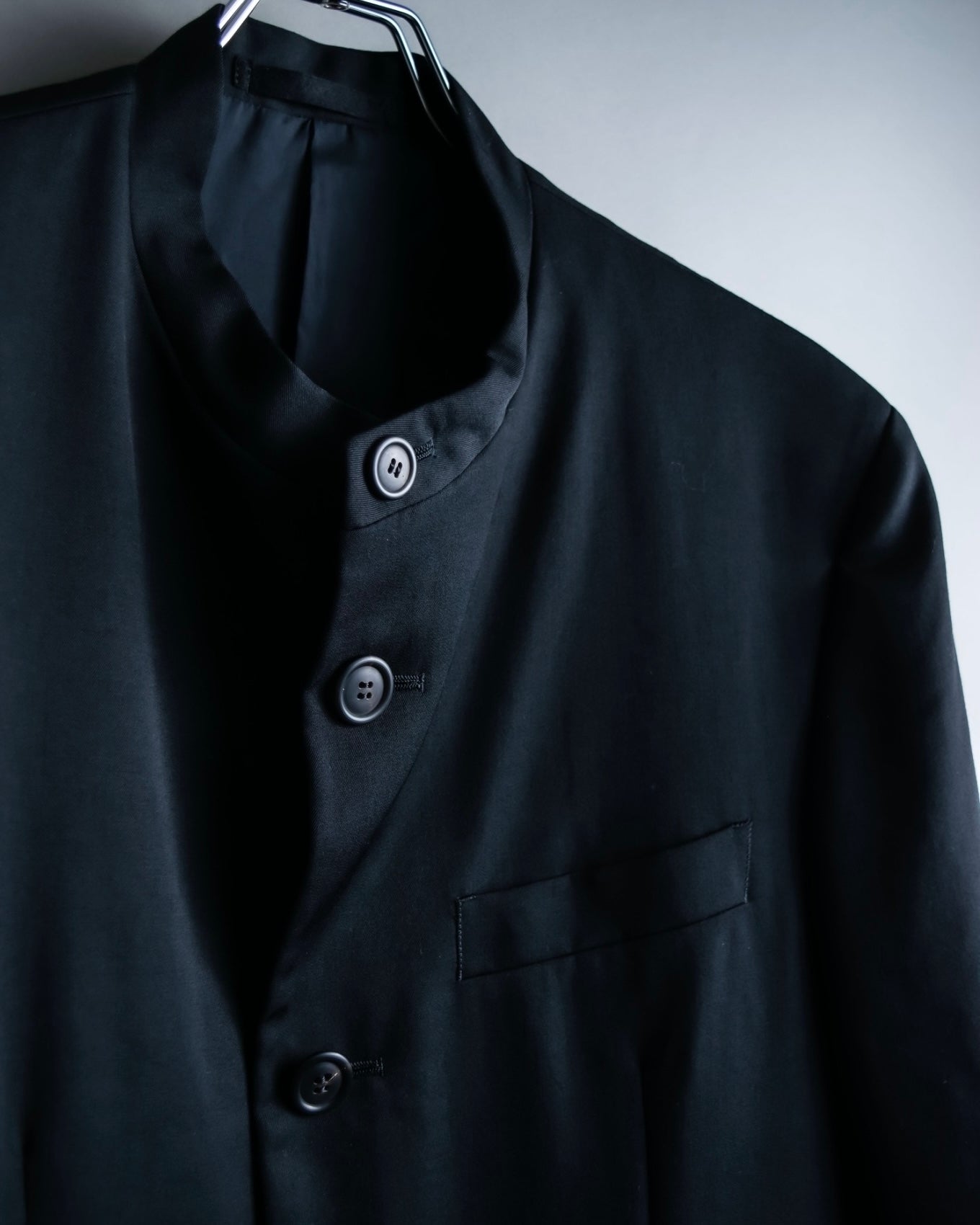 "ISSEY MIYAKE MEN" Stand collar design spring setup