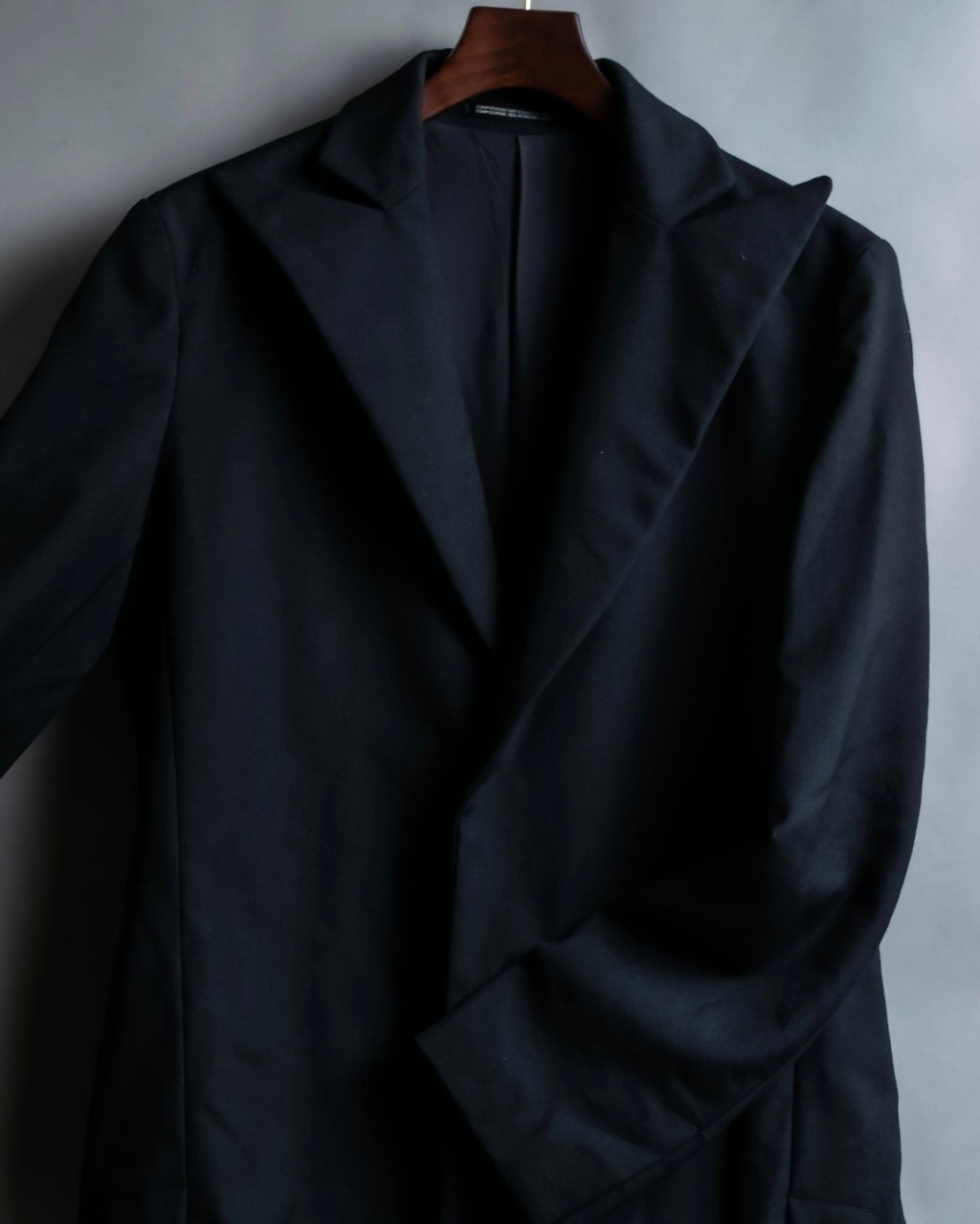 "Yohji Yamamoto +NOIR" Single high slit beautiful tailored jacket