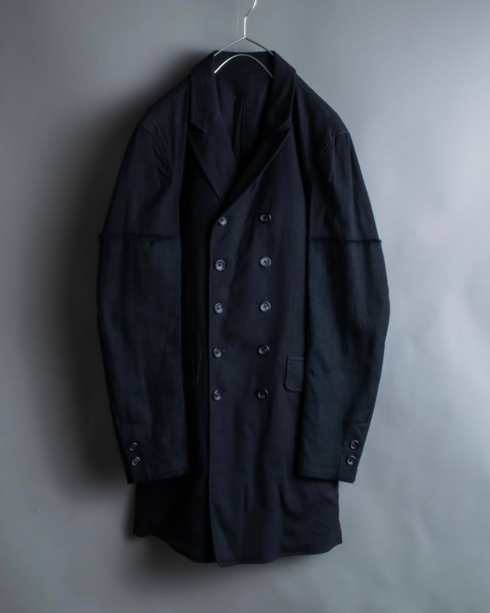 "THE Tea Ash" Arm material cut coat