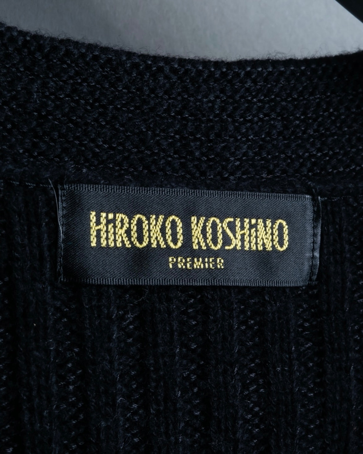 "Hiroko Koshino Premier" Wool Gold Leaf Cardigan