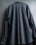 Vintage three-dimensional processed monotone polyester shirt