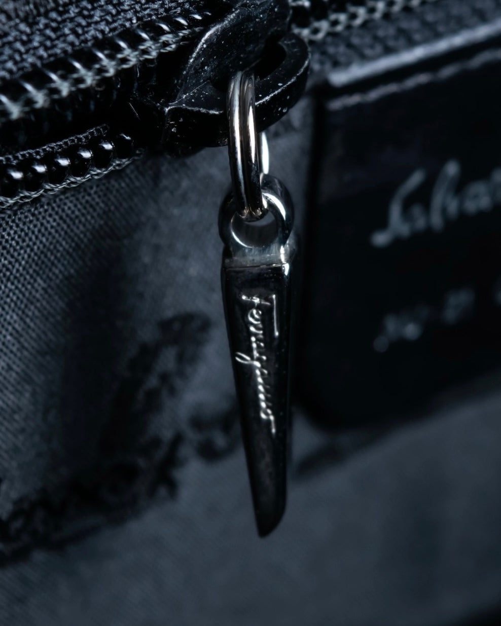 "Salvatore Ferragamo" iron chain shoulder bag