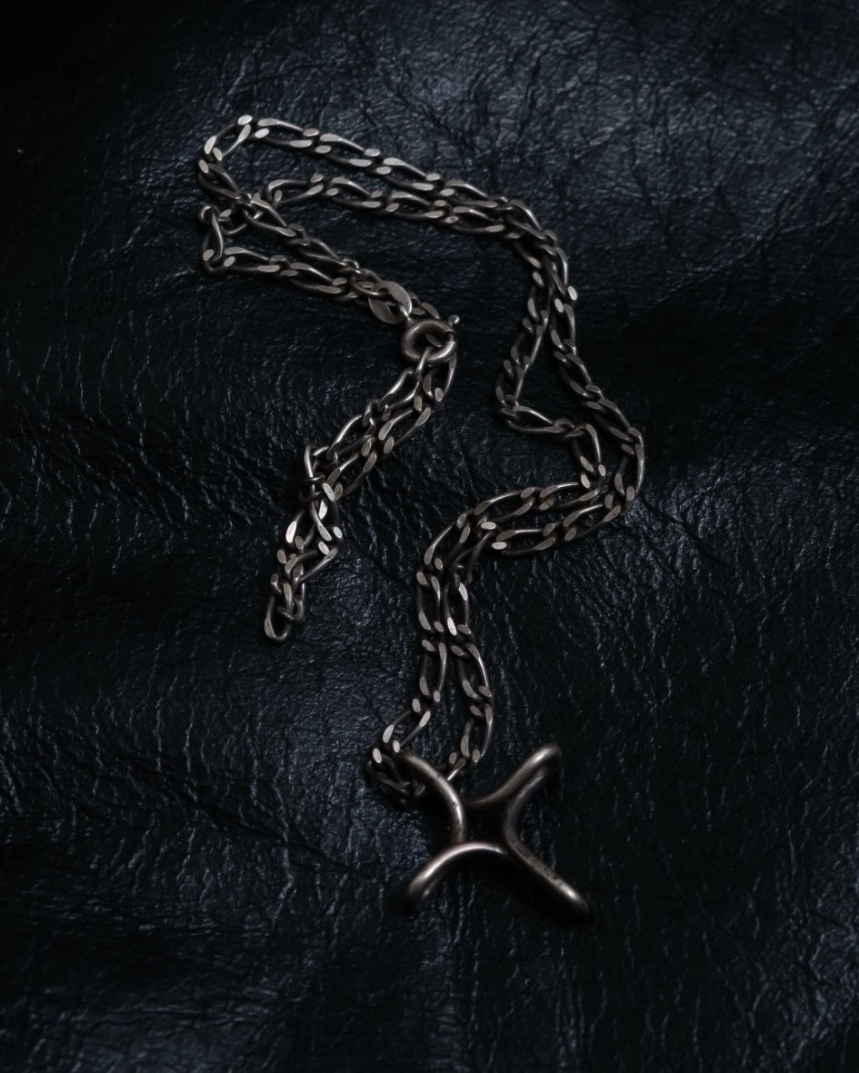 “Tiffany&Co”twisted cross designed silver 925 necklace