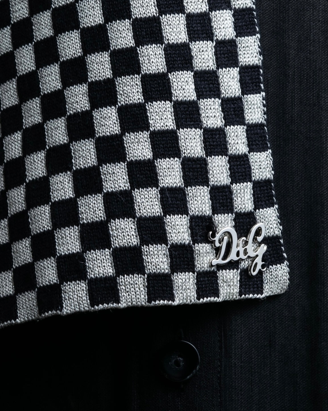 "D&G" checkered pattern glitter stole
