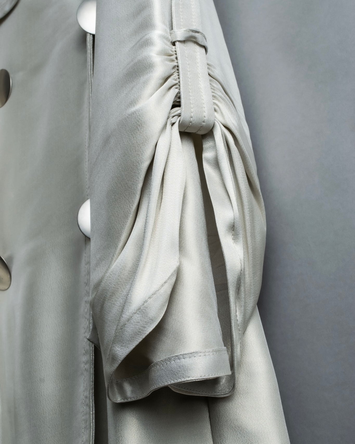 "Maurizio Pecoraro" gather sleeves glossy silver spring coat