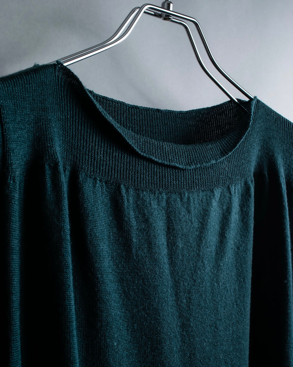 “MM6” docking designed four sleeves long knit