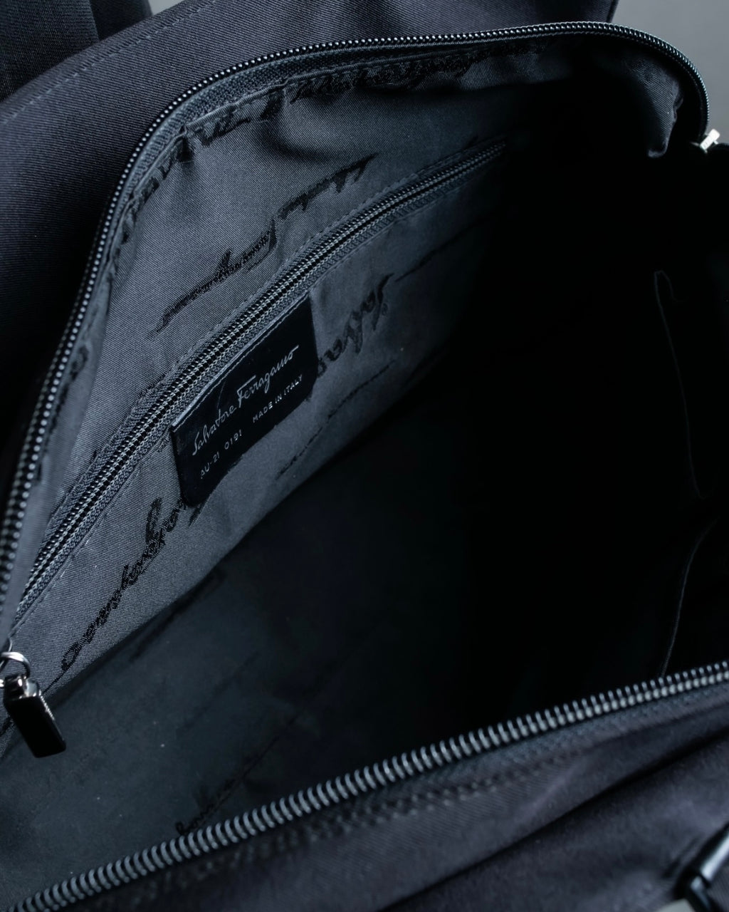 "Salvatore Ferragamo" iron chain shoulder bag