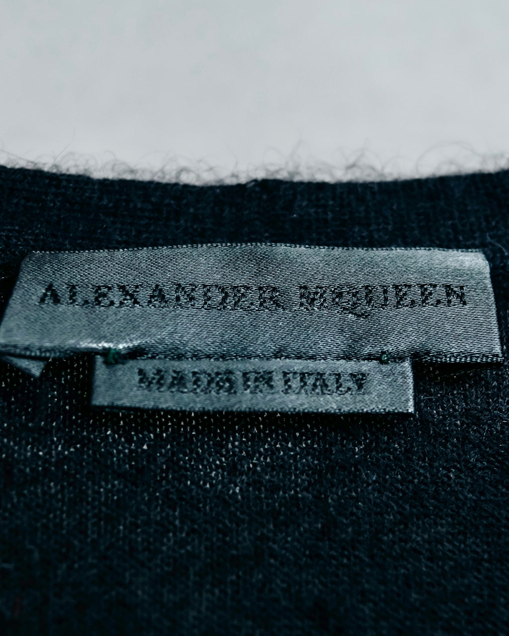 “Alexander McQueen” skull designed cashmere cardigan