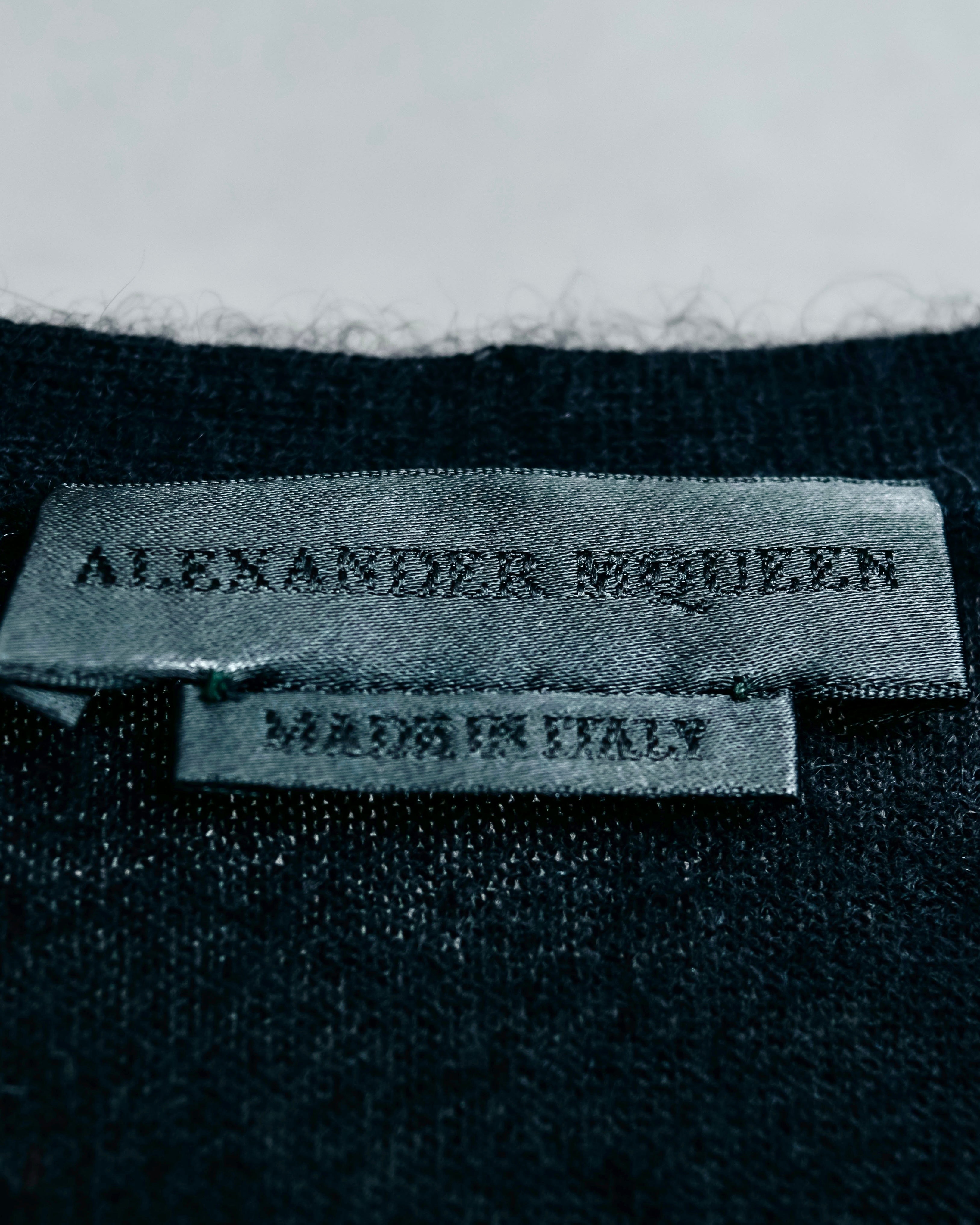 “Alexander McQueen” skull designed cashmere cardigan