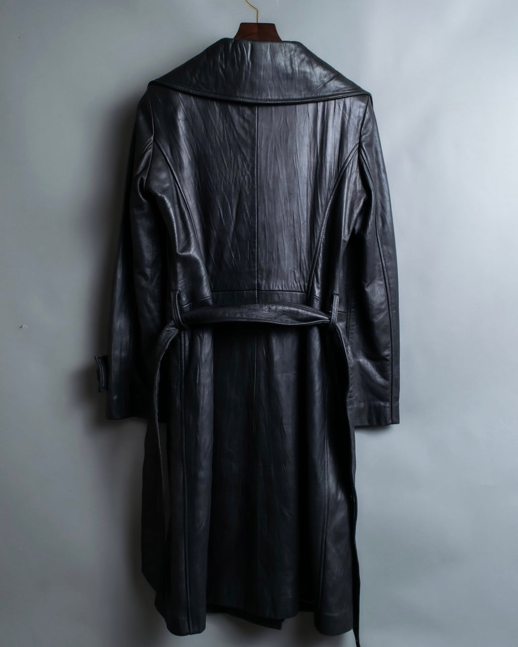 "PEAU D' ANÉ" wide lapel leather coat
