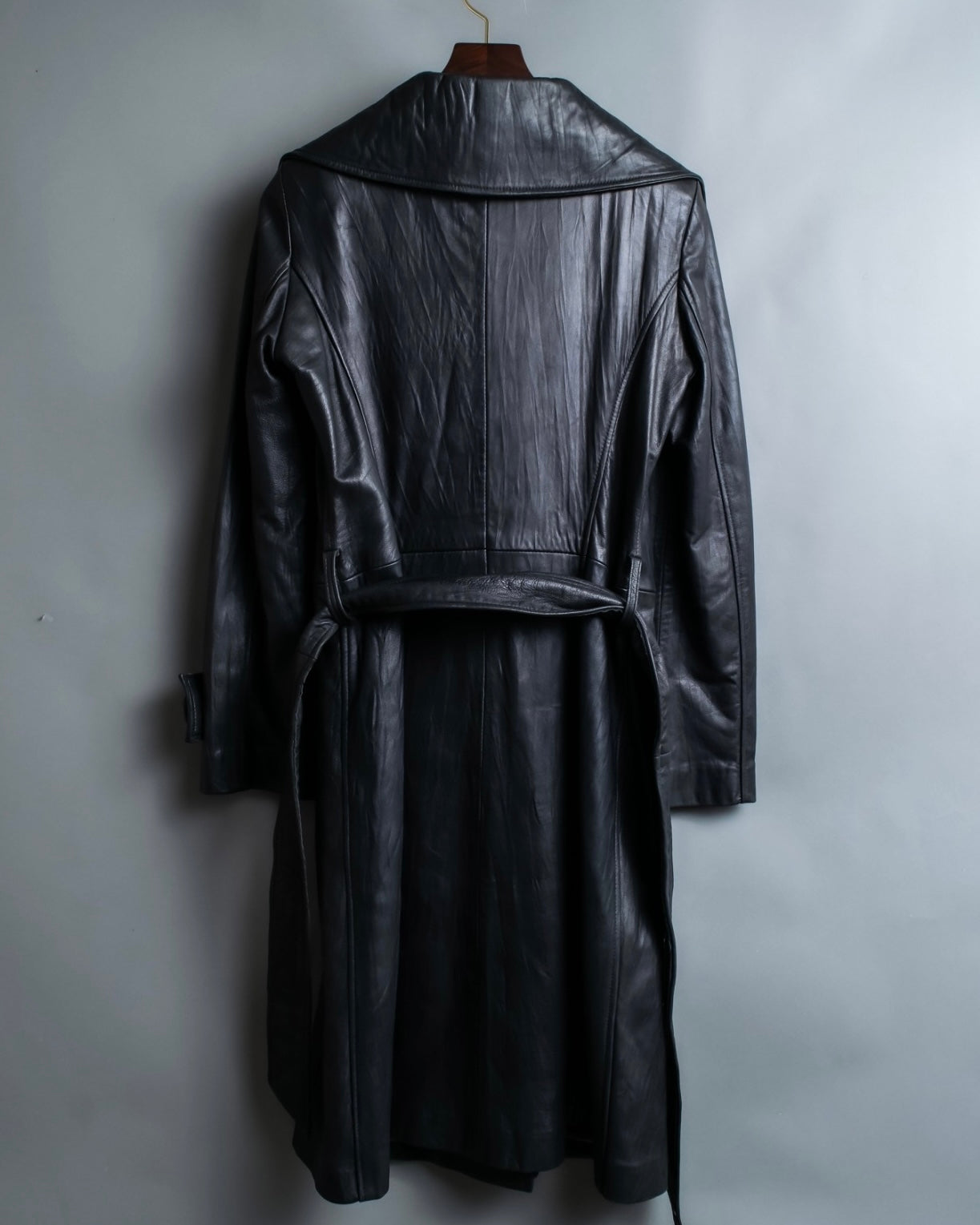 "PEAU D' ANÉ" wide lapel leather coat