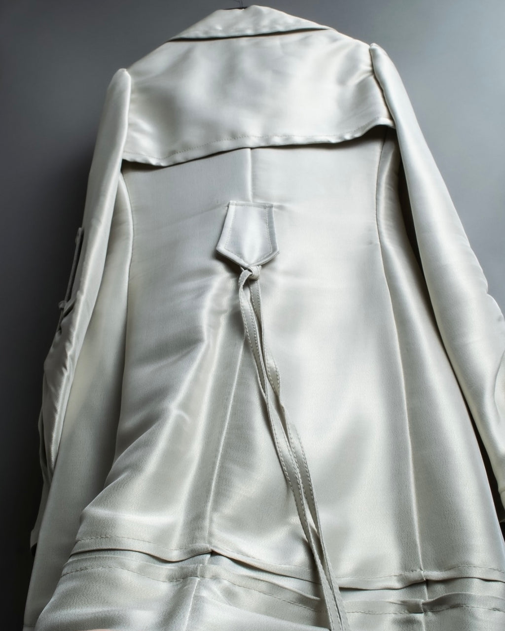 "Maurizio Pecoraro" gather sleeves glossy silver spring coat