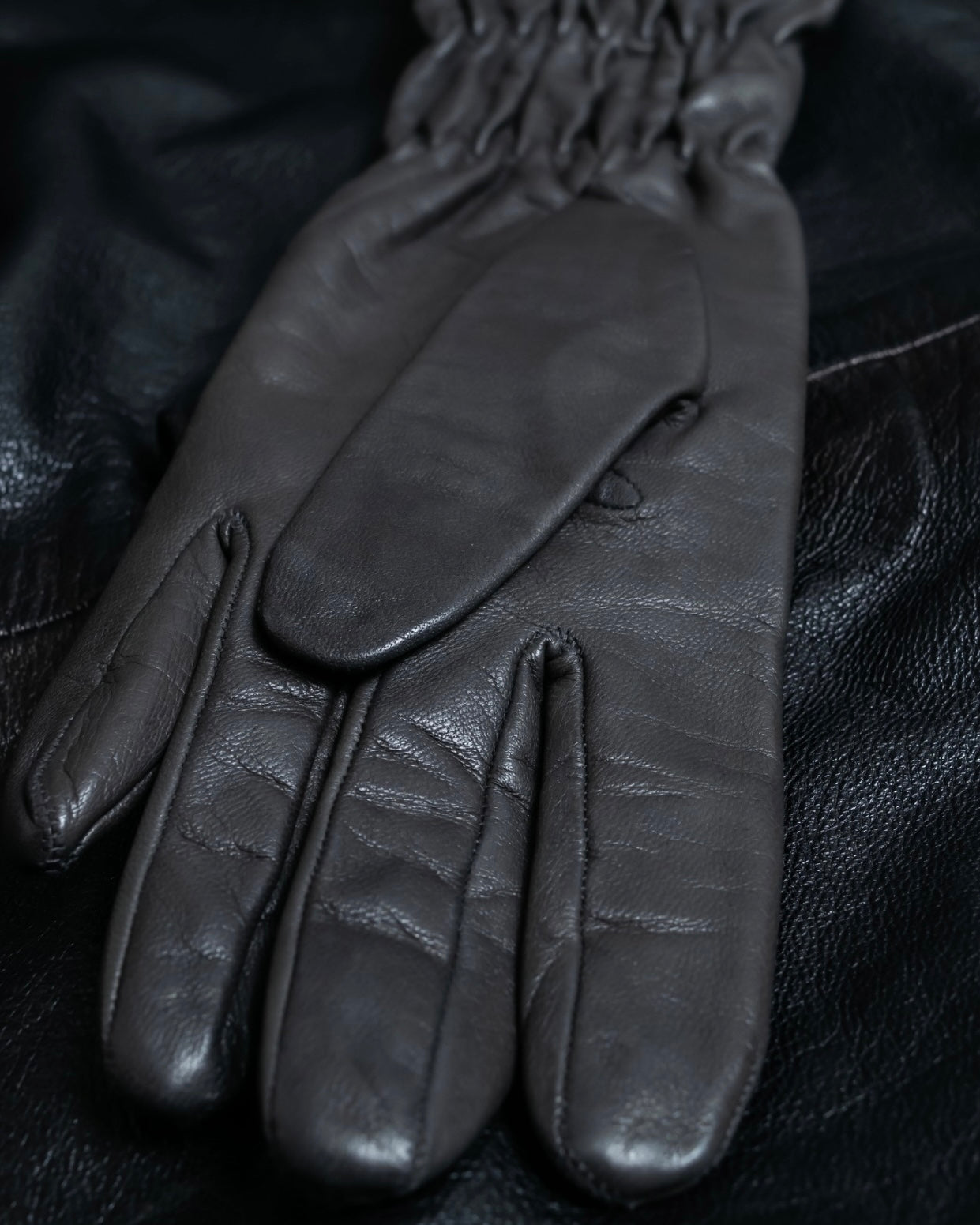 "Vintage COACH" leather shirred long gloves