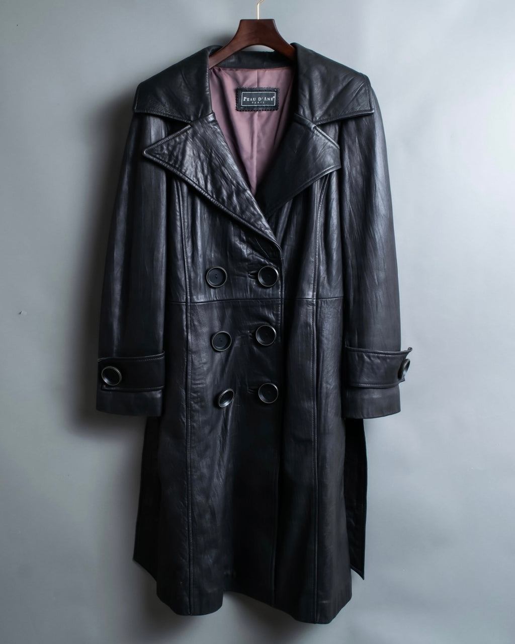 "PEAU D' ANÉ" wide lapel leather coat