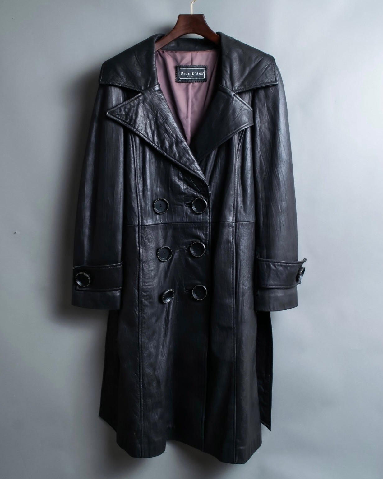 "PEAU D' ANÉ" wide lapel leather coat