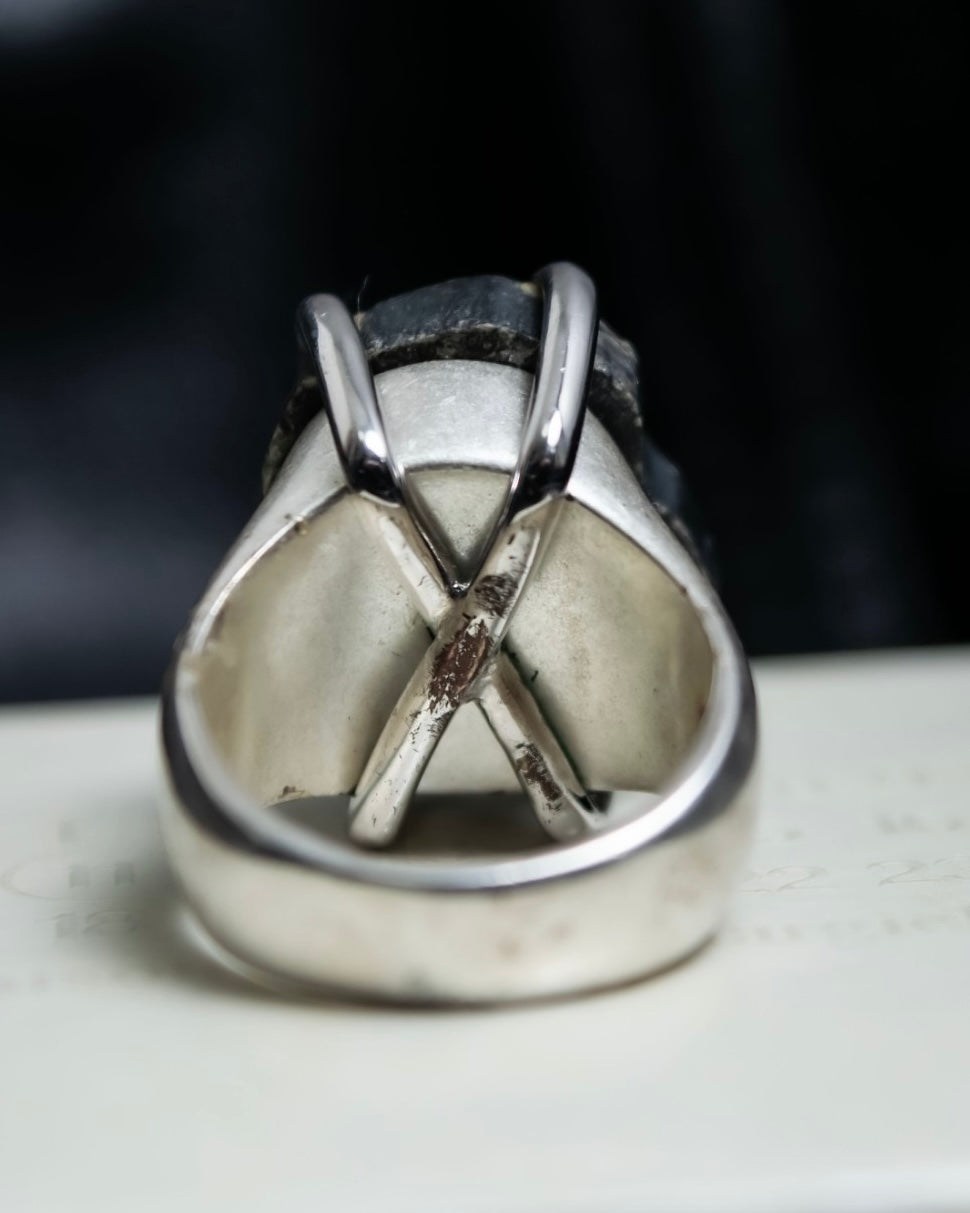 “Maison Margiela” Four stitches designed stone ring