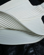 ＂Issey Miyake"pleated body bag