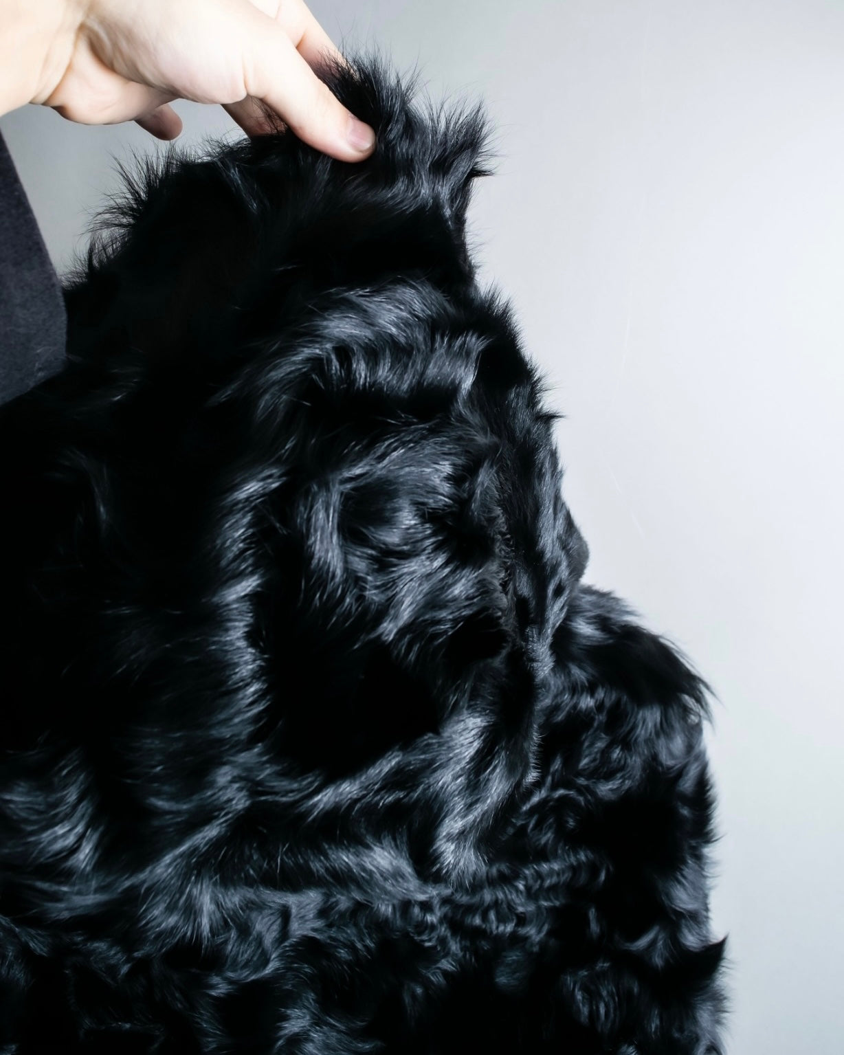 Lamb fur magnetic button hood coat