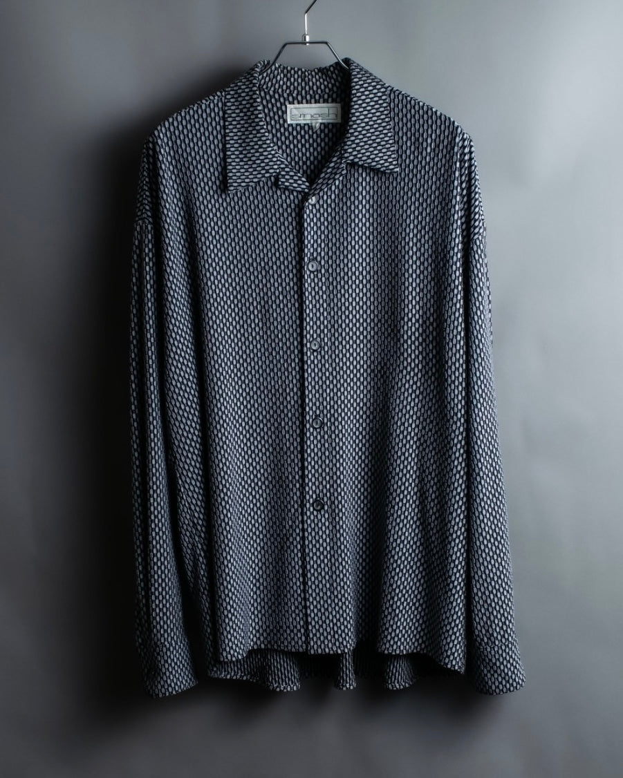 Vintage three-dimensional processed monotone polyester shirt