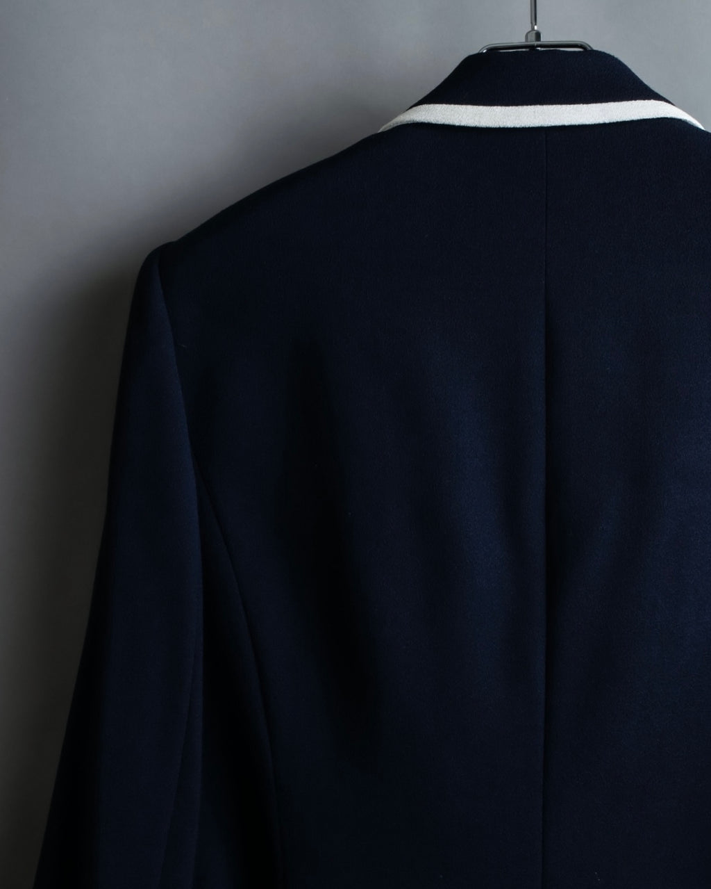 “Burberrys” open collar piping designed jacket