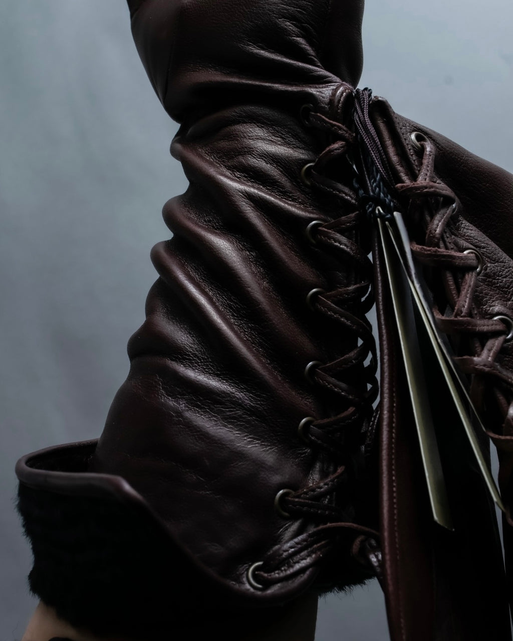 "PIUMELLI" Dead stock lace up long leather gloves