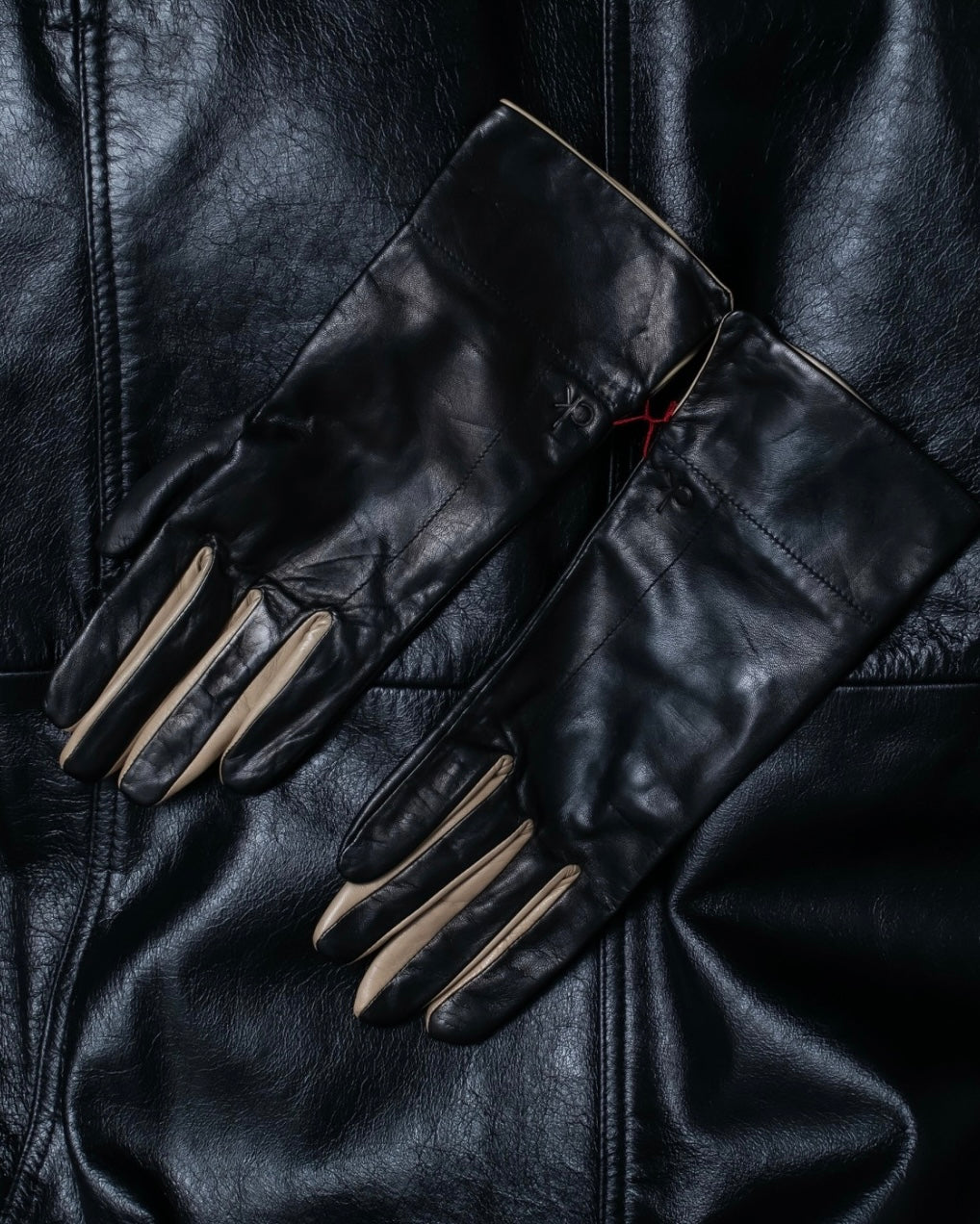 "Calvin Klein" Dead stock black &amp; off-white leather gloves