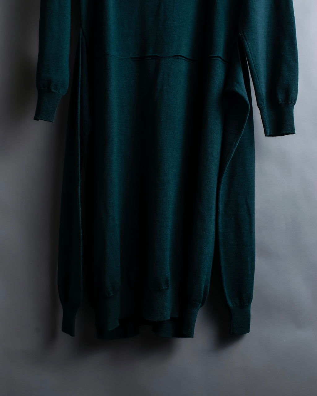 “MM6” docking designed four sleeves long knit