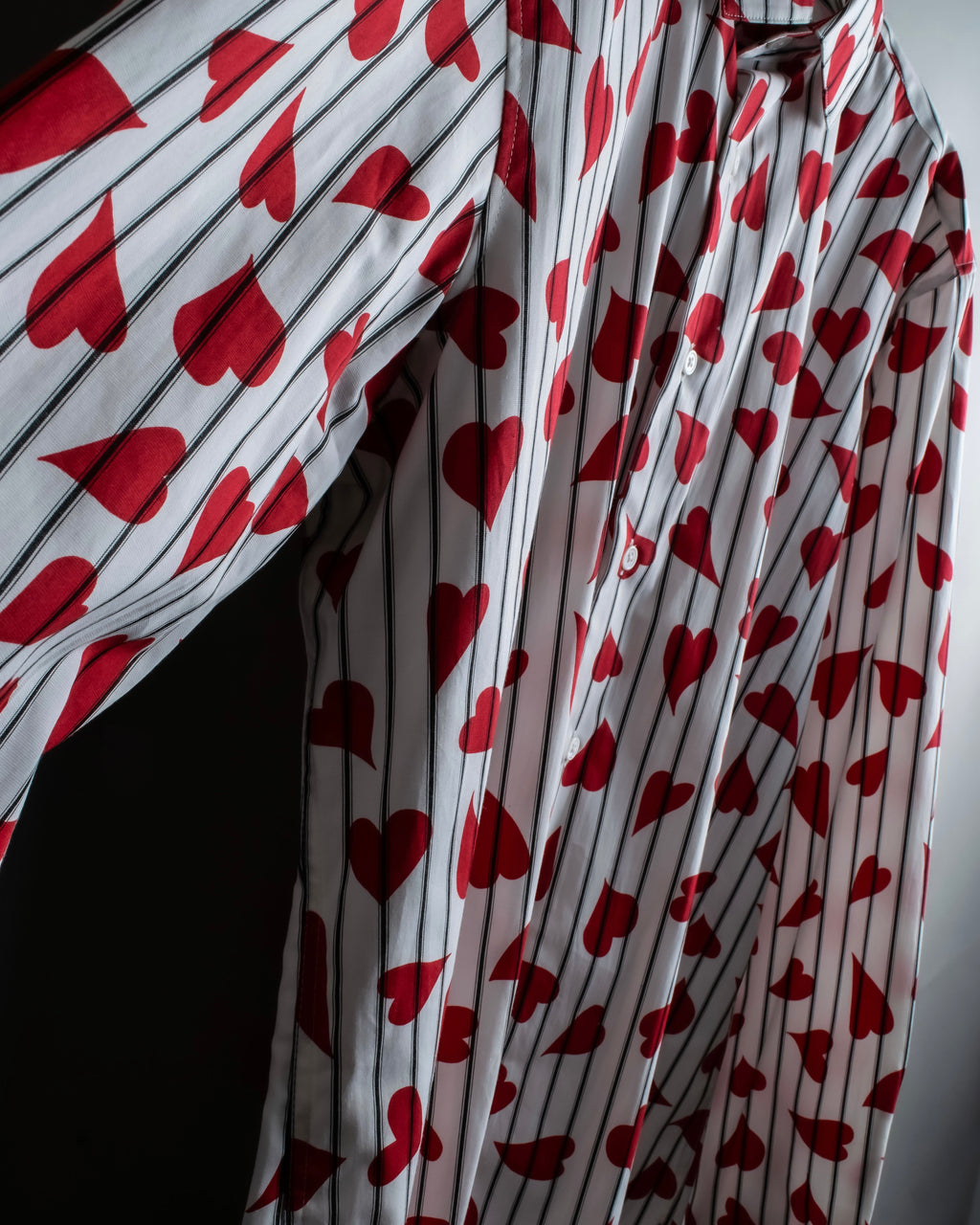 “JW Anderson” heart pattern designed striped shirt